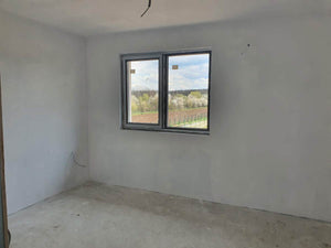 Casa metalica in santier aplicare strat amorsa si vinarom thumbnail
