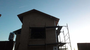 Casa model in constructie la stadiul de termosistem thumbnail