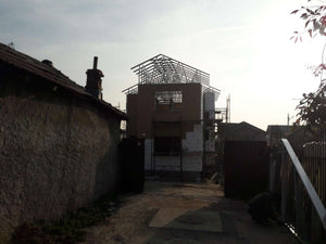Casa model in constructie la stadiul de termosistem thumbnail