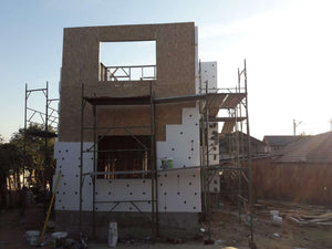 Casa model in constructie la stadiul de termosistem thumbnail