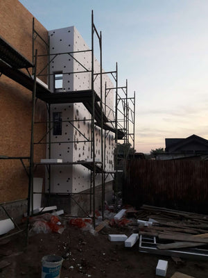 Casa model in constructie la stadiul de termosistem thumbnail