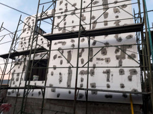 Casa model in constructie la stadiul de termosistem thumbnail