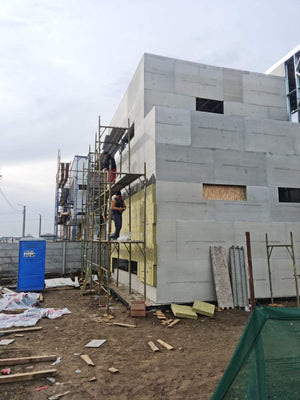 Casa structura metalica Otopeni inchideri exterioare pereti cu fibrociment thumbnail