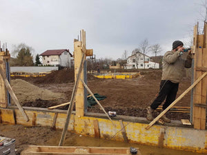 Cofrare soclu si stalpi gard din beton si lemn GA04 thumbnail