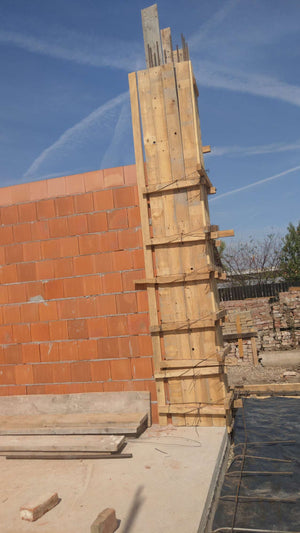 Cofrare turnare beton stalpi si zidarie pereti exteriori casa 386 mp thumbnail