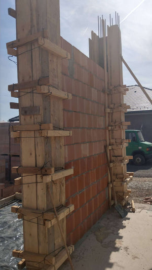 Cofrare turnare beton stalpi si zidarie pereti exteriori casa 386 mp thumbnail
