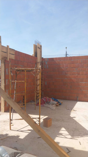 Cofrare turnare beton stalpi si zidarie pereti exteriori casa 386 mp thumbnail