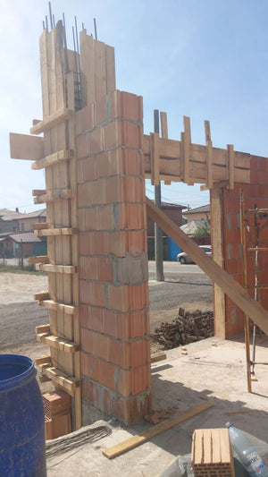 Cofrare turnare beton stalpi si zidarie pereti exteriori casa 386 mp thumbnail