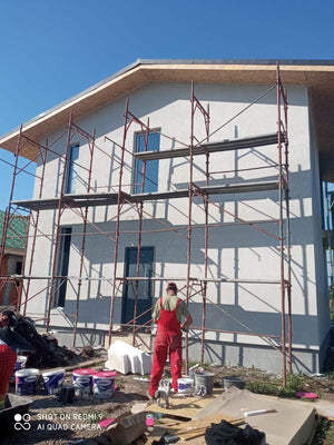Constructie casa fatade finalizate cu tencuiala decorativa de exterior thumbnail