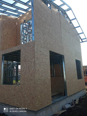 Constructie casa metalica inchideri exterioare fatade prin placari cu OSB thumbnail