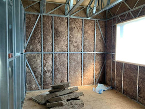 Constructie casa metalica umplutura cu vata bazaltica a peretilor interiori thumbnail