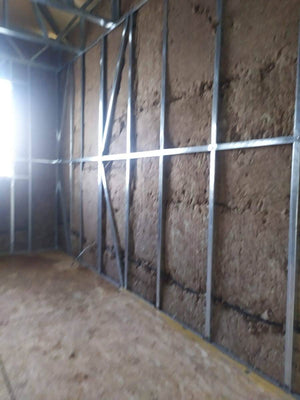 Constructie casa metalica umplutura cu vata bazaltica a peretilor interiori thumbnail