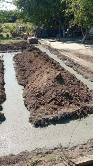 Constructie casa pe structura metalica turnare beton mort in santuri fundatie thumbnail
