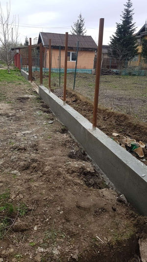 Constructie gard g06 turnarea soclului din beton armat thumbnail