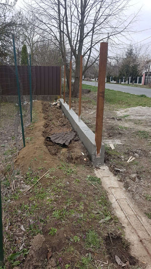 Constructie gard g06 turnarea soclului din beton armat thumbnail