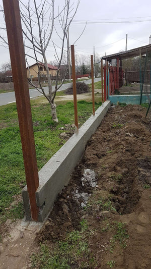 Constructie gard g06 turnarea soclului din beton armat thumbnail