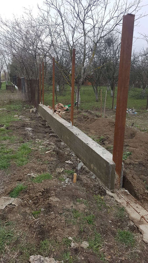 Constructie gard g06 turnarea soclului din beton armat thumbnail
