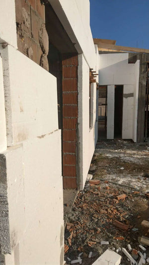 Decofrare grinzi si placare exterioara polistiren casa zidarie in Mogosoaia thumbnail