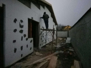 Decofrare grinzi si placare exterioara polistiren casa zidarie in Mogosoaia thumbnail