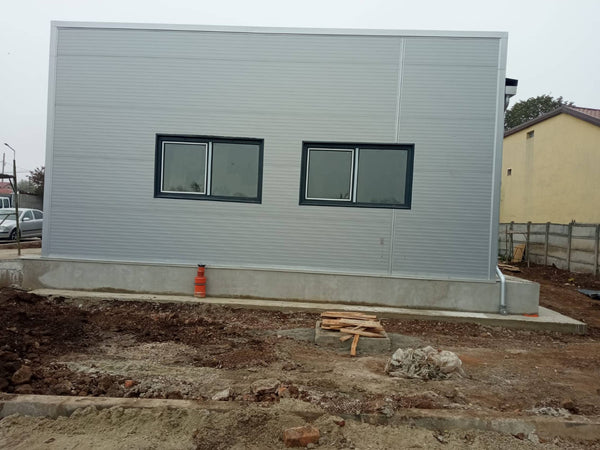 fatada laterala hala cu 2 geamuri termopan