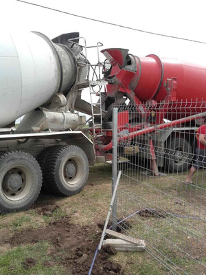 Sapatura si turnare beton mort pentru fundatie casa proiect 250 mp thumbnail