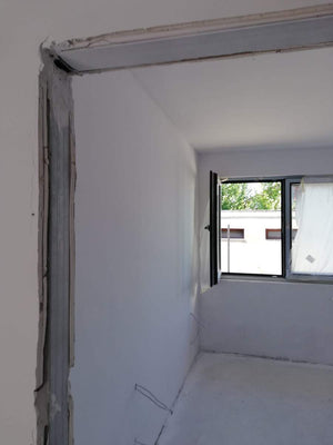 Inchideri interioare pereti interiori la alb cu gips carton si vopsea lavabila finisaje thumbnail