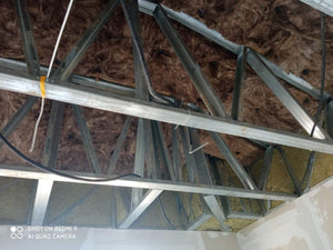 Izolatie peretilor exteriori si pereti compartimentare casa structura metalica thumbnail