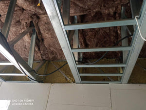Izolatie peretilor exteriori si pereti compartimentare casa structura metalica thumbnail
