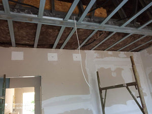Izolatie peretilor exteriori si pereti compartimentare casa structura metalica thumbnail