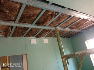 Izolatie peretilor exteriori si pereti compartimentare casa structura metalica thumbnail