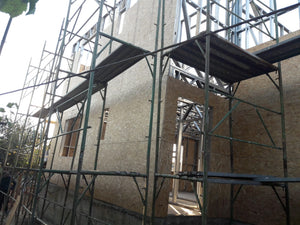 Model de casa in etapa de placare exterioara cu osb 15 mm thumbnail