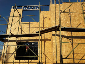 Model de casa in etapa de placare exterioara cu osb 15 mm thumbnail
