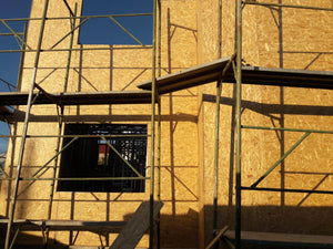 Model de casa in etapa de placare exterioara cu osb 15 mm thumbnail