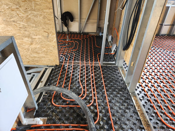 Sistem incalzire in pardoseala cu furtun fixat pe placa EPS