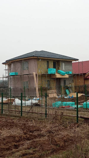 Montaj invelitoare din tigla metalica pe acoperis casa cu 2 nivele thumbnail