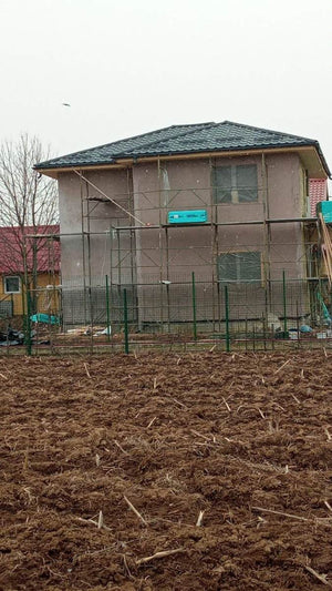 Montaj invelitoare din tigla metalica pe acoperis casa cu 2 nivele thumbnail