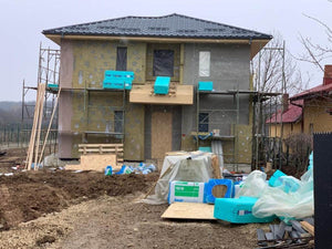 Montaj invelitoare din tigla metalica pe acoperis casa cu 2 nivele thumbnail