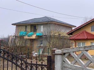Montaj invelitoare din tigla metalica pe acoperis casa cu 2 nivele thumbnail