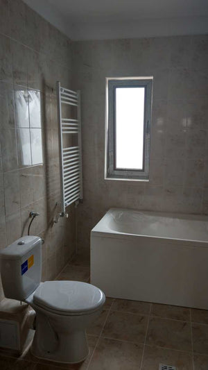 Montaj obiecte sanitare si calorifer in baie casa la cheie thumbnail