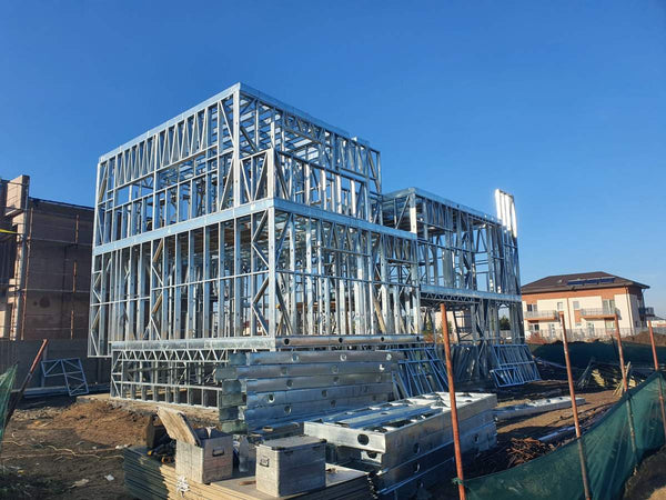 montaj schelet metalic proiect casa cu 3 nivele si demisol