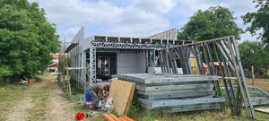 Montaj strat fibrociment pereti si constructie acoperis casa in Snagov thumbnail