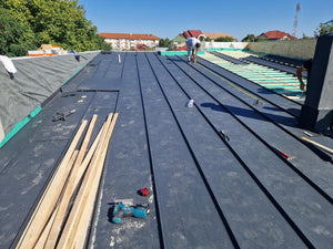 Montaj strat fibrociment pereti si constructie acoperis casa in Snagov thumbnail