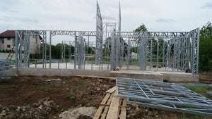 Montaj structura metalica pentru proiect de casa fireproof Saftica thumbnail