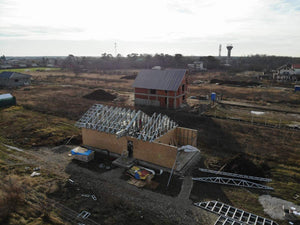 Montaj structura metalica casa si inchidere pereti exteriori cu osb 15 mm thumbnail