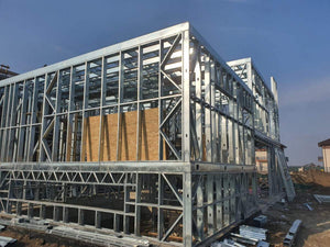 Montaj structura metalica demisol si parter casa cu 2 etaje thumbnail