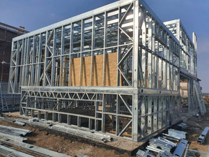 Montaj structura metalica demisol si parter casa cu 2 etaje thumbnail
