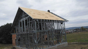 Montaj structura metalica si placari exterioare cu osb si polistiren expandat in Pitesti thumbnail