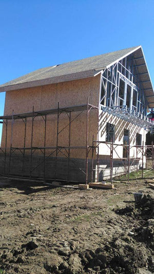 Montaj structura metalica si placari exterioare cu osb si polistiren expandat in Pitesti thumbnail