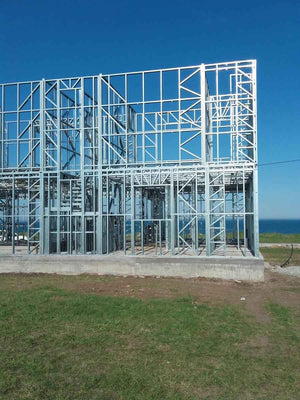 Montaj structura metalica usoara proiect casa 250 mp thumbnail