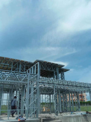 Montaj structura metalica usoara proiect casa 250 mp thumbnail